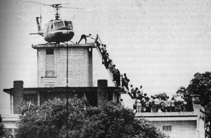 西貢垮台前不久，CIA幫助人員撤離。