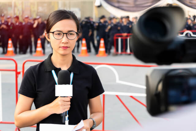 媒體近年負面爭議不斷，記者的市場需求、職業聲望同步下降，似乎面臨時代的殘酷淘汰。