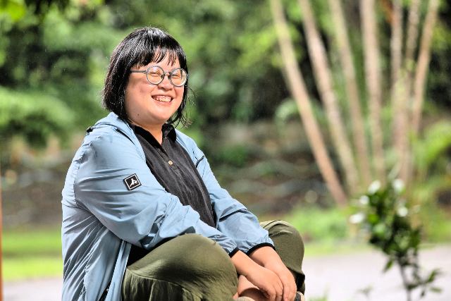 林芳怡在沒有人力及財務資源下，仍毅然決然移居漁村，成為海洋教育的紀錄者。
