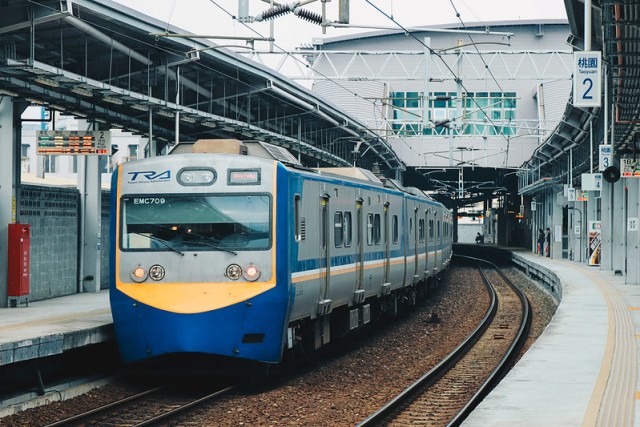 市民期待桃園的鐵路能盡早地下化。