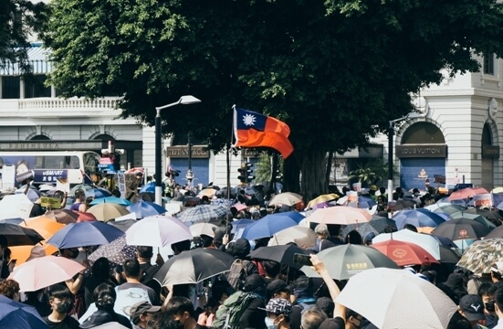 台灣應該思考在香港動盪之際台灣可以扮演什麼角色。