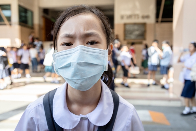 透過學校防疫工作，可以看出台灣的教育具有反自主、弱化學生能力等問題。