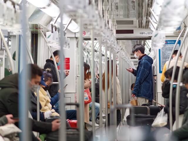在這次疫情中，「武漢肺炎」或「中國病毒」已經成為某些地區用來歧視亞洲人的語詞。