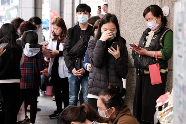 「我OK，你先領」口號背後的究竟是優越感，罪惡感，還是挫折感？