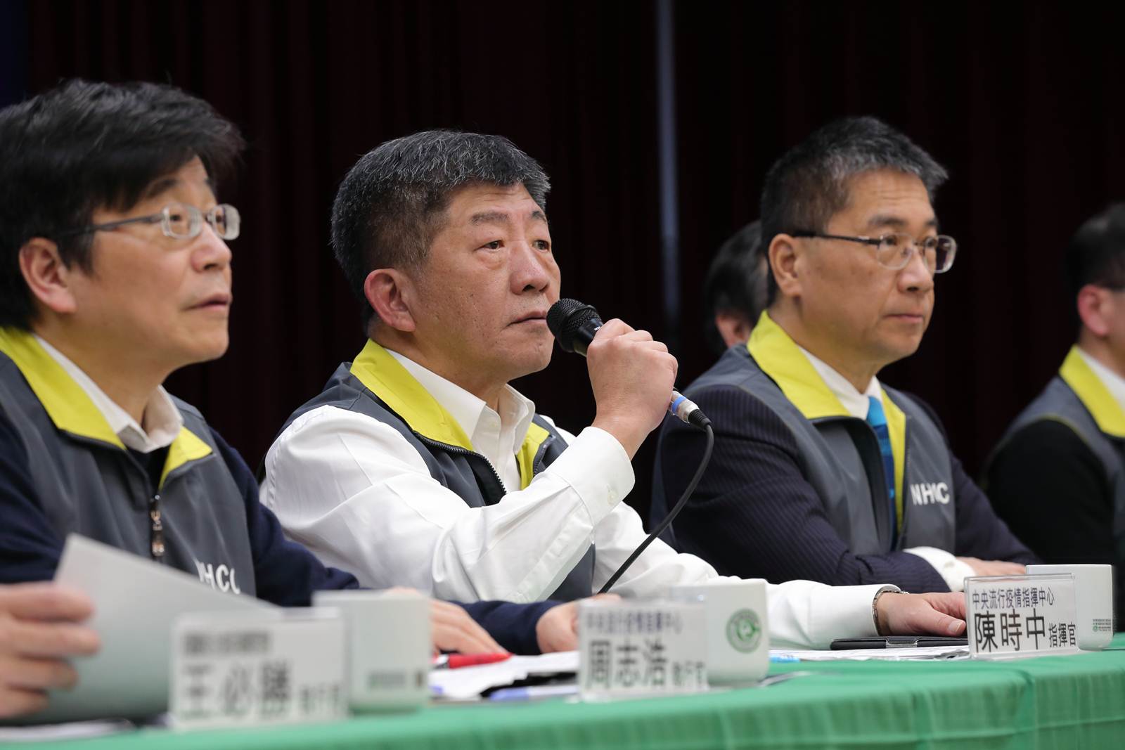 中央疫情指揮中心的記者會，成了這段時間最熱門的直播。