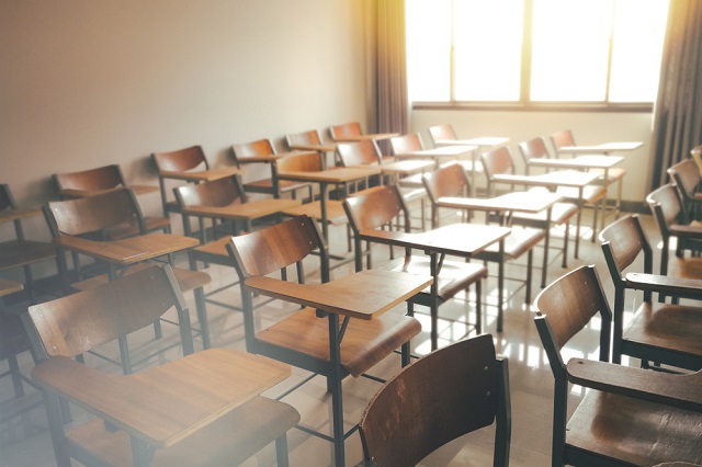 如果停課，各級學校該如何應對？由於缺乏統一作法，讓不少老師陷入焦慮。