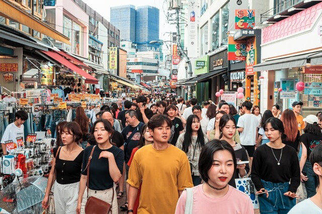 港版國安法出爐，不少台灣人擔心去其他跟中國簽有引渡條例的國家可能也會「被送中」。
