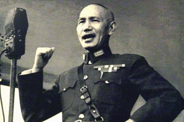 大多數外省人跟隨蔣介石來台，結成命運共同體，國仇家恨，全部寄在反共帳上。蔣也開出支票：「一年準備，兩年反攻，三年掃蕩，五年成功！」