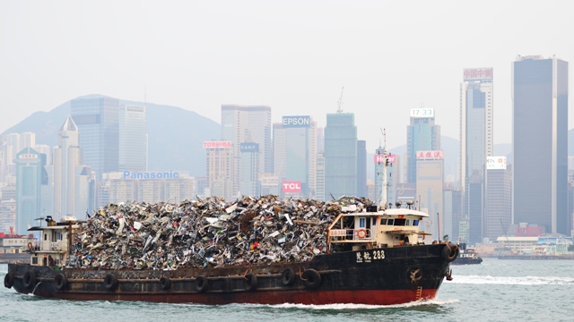 香港曾經對垃圾處理設施的建設和管理引以為傲，但隨著環保概念的推進，許多國家都漸漸超越了香港。
