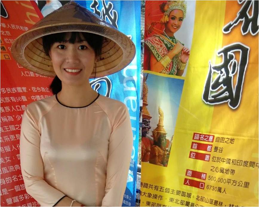 馮玉芳成為新住民後，不眠不休努力學習，擔任過志工，參與五花八門的課程，更考取許多證照，為了在台灣取得謀生能力。