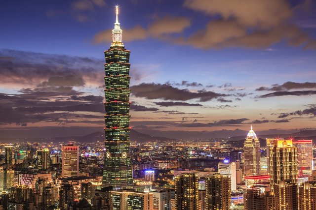 從一個學中文的學生到前任英國在台辦事處代表，唐凱琳在30年間看見台灣在政治與經濟上的改變與進步。