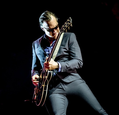 Joe Bonamassa現場演唱從不觀眾失望。