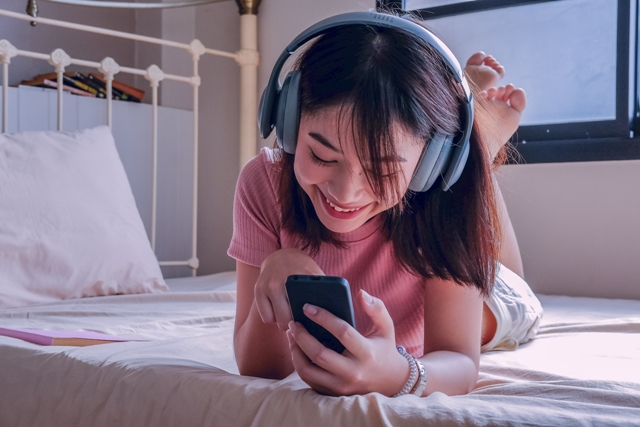 即便是流行度最高的新創語詞，在「賞味期」過後能成為俚語或是一般用語而繼續存活的實在寥寥無幾，而當今所謂的流行語，原來也僅流行於年輕族群。