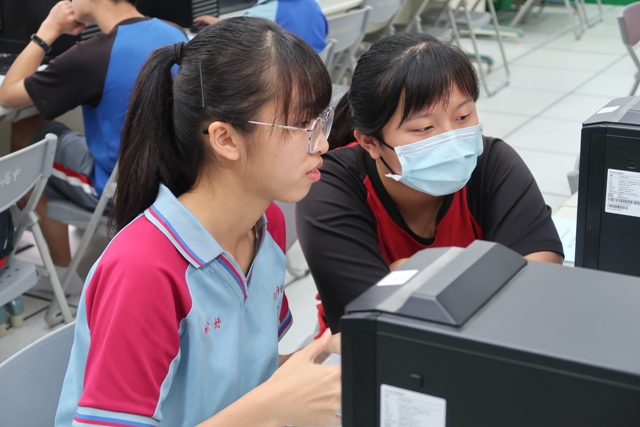 為了讓學生有更多選擇，台中市中港高中、清水高中以及沙鹿高工的學生，可以彼此跨校選修不同的特色課程。