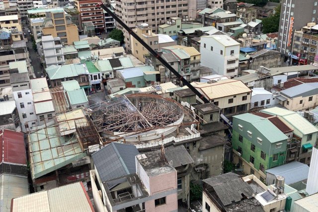 一年前，天外天劇場審議公告，結論是不指定古蹟、不登錄歷史建築及紀念建築，引起文資界錯愕。