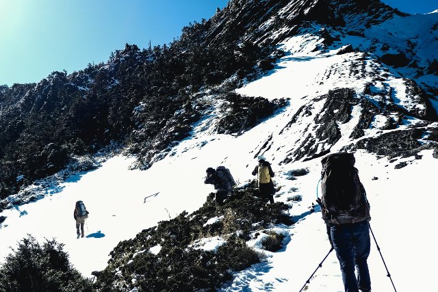 對於登山者而言，出發就是勇敢跨出了生命的邊界，持續探索生命經驗與自然，每一個登山者都應該為了這樣的一步而喝采。
