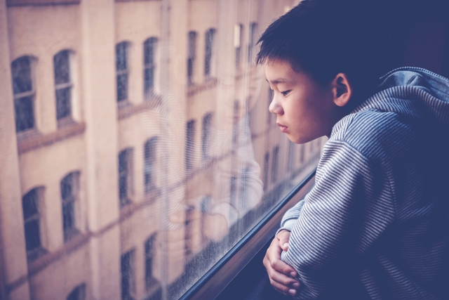 與其倚賴大人隨心所欲的「批評指教」，青少年不如學會看懂自己的困境，並且通過獨立思考，幫助自己變成真正的大人。