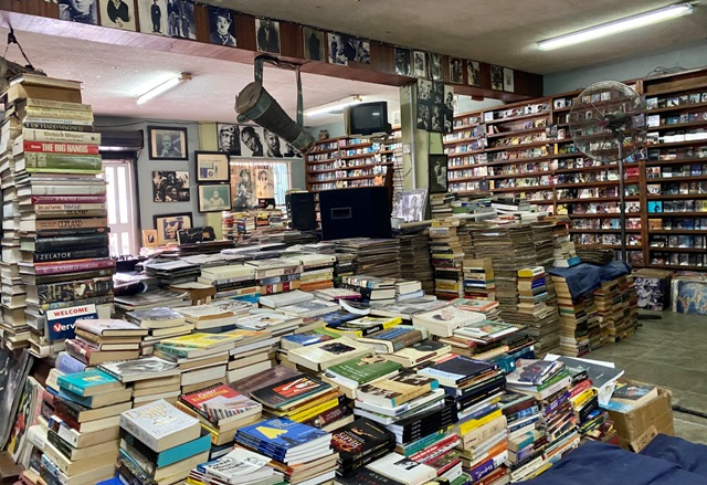 奈及利亞拉哥斯市伊可依區擁有48年歷史的書店。