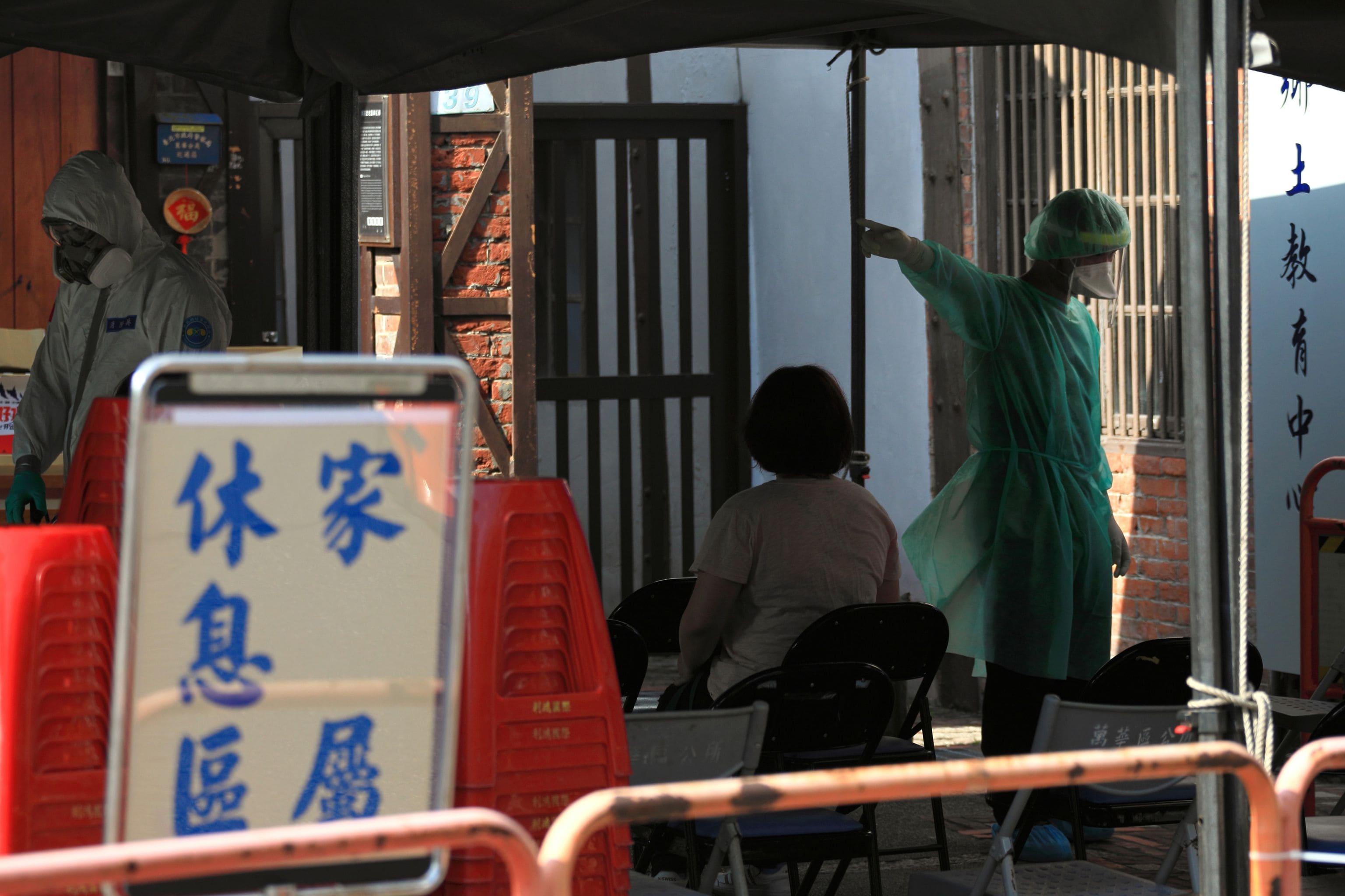 「阿公店員工」因為長期被賦予性別道德意涵，所以無論是員工本身或與其互動過的顧客，疫調過程都會存在很高的黑數。