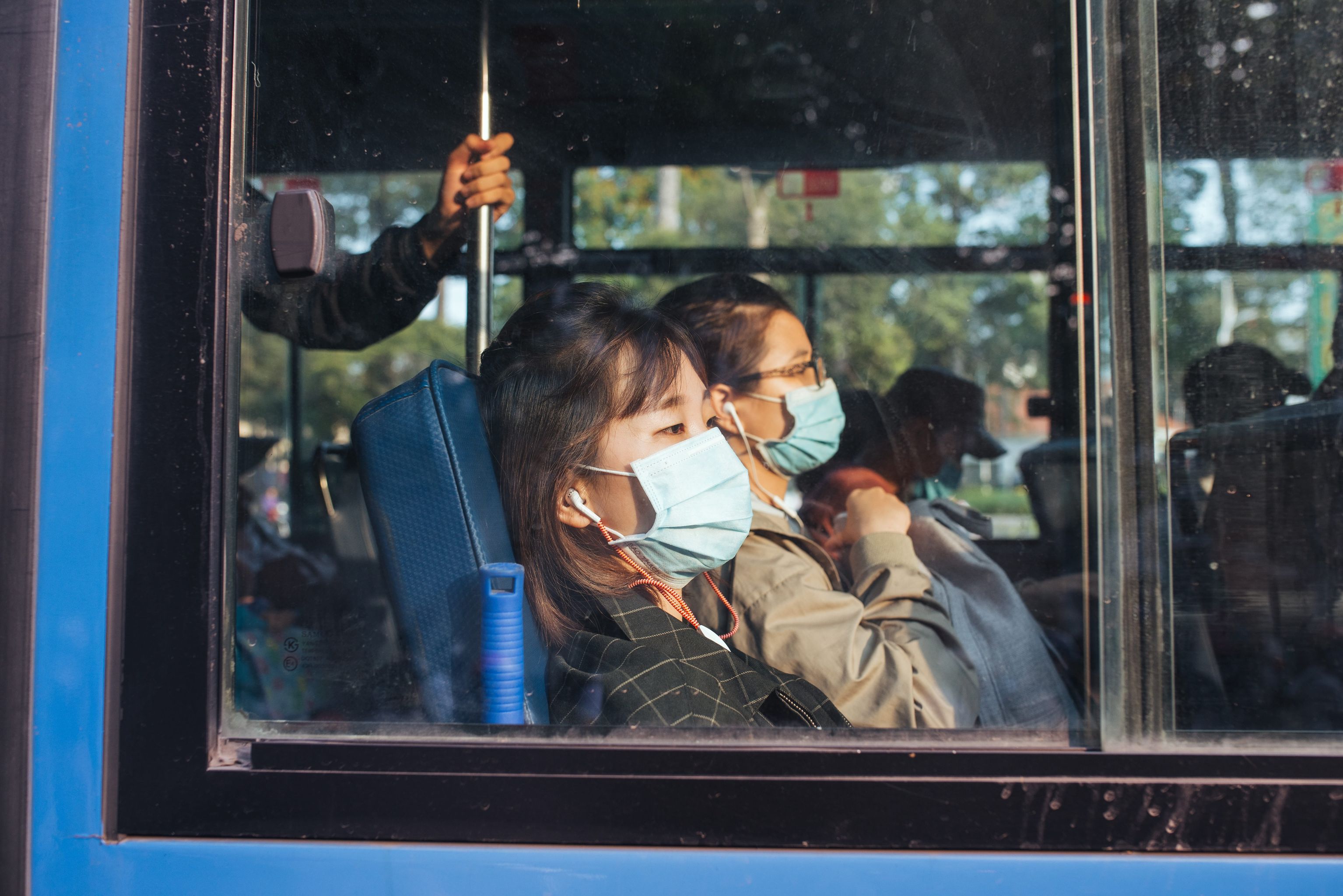 印度變種病毒入境、同時發生數個重大感染源、適逢連假交通高峰、無症狀感染難以追蹤、境外移入病源難防......或許都是越南面臨第四波本土疫情爆發的可能原因。