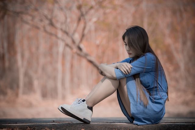 次級創傷的高風險族群，往往會認為不是自己本人遭遇苦難，所以會無視身體的警訊，以為只是工作上帶來的一種壓力或副作用，在拖延就診下造成更嚴重的後果。