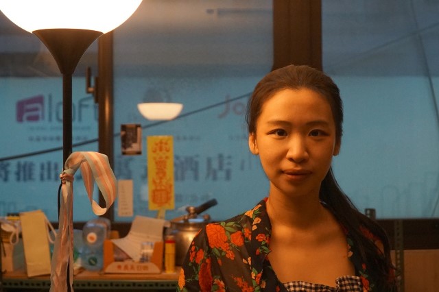 筠筠以前當公關時叫做「秋天」，現在當了經紀人，叫自己的本名筠筠。