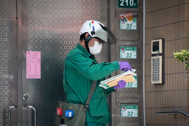 三級警戒期間，人們為了避免進出公共場所，消費行為大多由實體轉戰網路，讓「購物詐騙」趁著趨勢甚囂塵上。