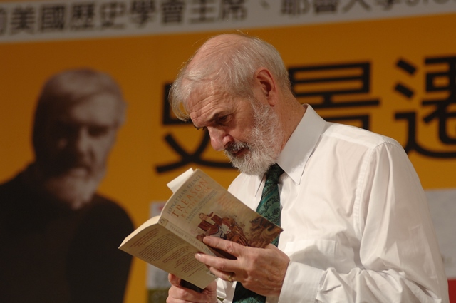 史景遷的敘事史學，除了像小說般發揮「創造」的才能，也向我們展示了他歷史「發現」的洞察力。