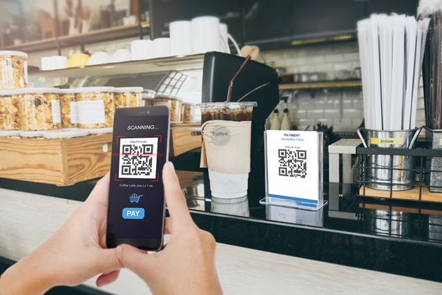 對於特定障礙的朋友，要找到QR code並不是那麼容易的事，要在這一片物件中搜尋一張小紙卡相當困難。