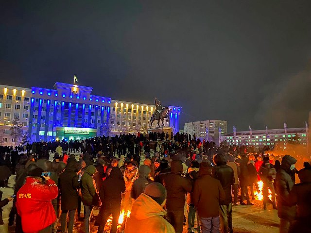 哈薩克共和國，最近因為液化石油氣價格管制取消，導致燃料飆漲，並擴大成全國的反政府示威。