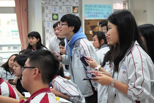 長期推動數位教學的中崙高中，運用雲端教育資源增強學生的學科學習效果。