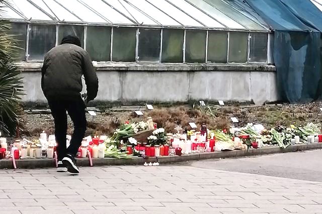 1月24日的槍殺事件後，海德堡大學開放讓學生與民眾哀悼、靜默和祈禱。