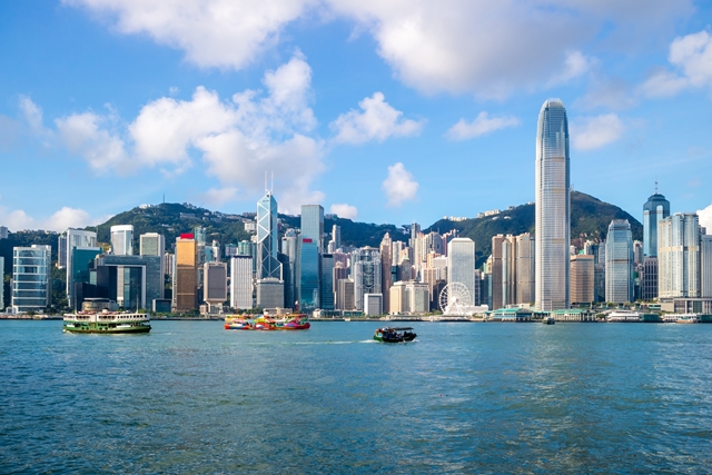 香港是中國主要的資金流出轉接站，這種舉足輕重的國際金融地位角色，如何左右中國領導人關乎香港的決策？