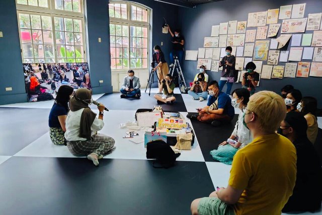 《非遊記》展覽中，台北當代藝術館給我們極大的發揮空間，那，就把黑白棋盤搬進當代館吧！