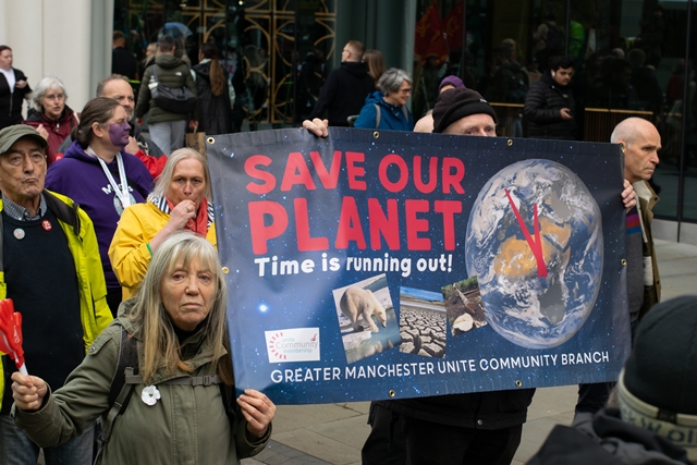 圖為COP26時在英國舉行的氣候變化抗議活動。
