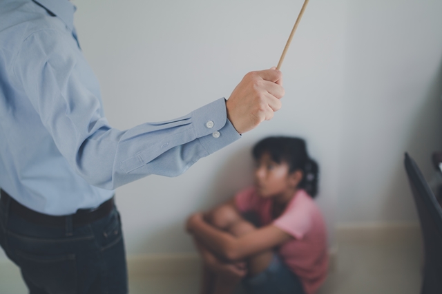 在華人文化中，向有「不打不成器」、「棒下出孝子」等關於體罰正當性之論述。即便不贊同這種傳統的體罰論述，恐怕也不一定支持法律禁止體罰。