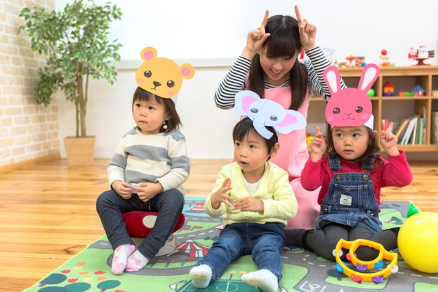 有別於考核聘任制度嚴謹的「公立幼兒園」，公設民營托嬰中心的廣設，已逐漸造成「劣幣驅逐良幣」的困境，嚴重影響托育品質。