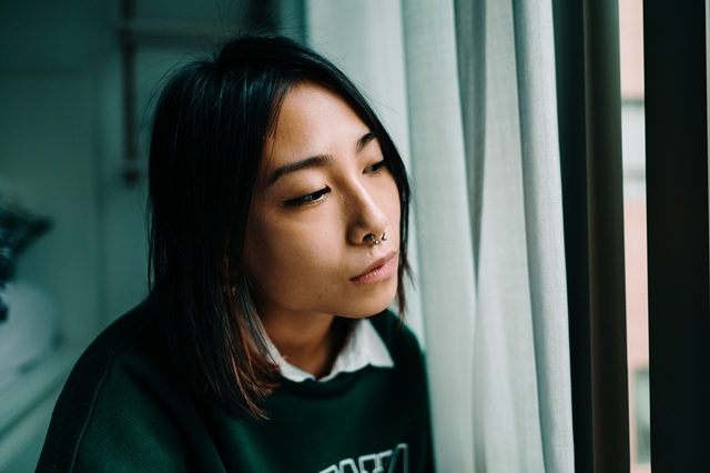 很多人因夢想而闖蕩異地，卻因為不會當地語言，在生活上面臨許多不順遂。苦苦掙扎的生命中如何逐漸閃耀光芒？圖為示意圖。