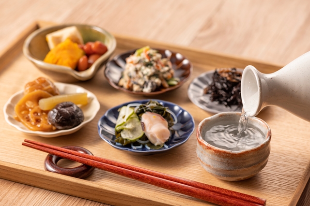 每次去日本旅行，都發誓要把那些不管是色澤還是食材都很吸引人的熟菜全部吃過一輪，來個大滿貫紀錄。