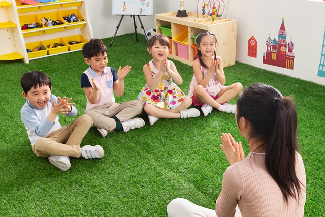 困擾台灣國教多年的代理教師聘期亂象，終於得到明確改善，除了肯定桃園市長張善政信守承諾、功成不居外，更要問的是，如果不是張市長登高一呼，其他縣市長與教育局處長難道會從善如流嗎？