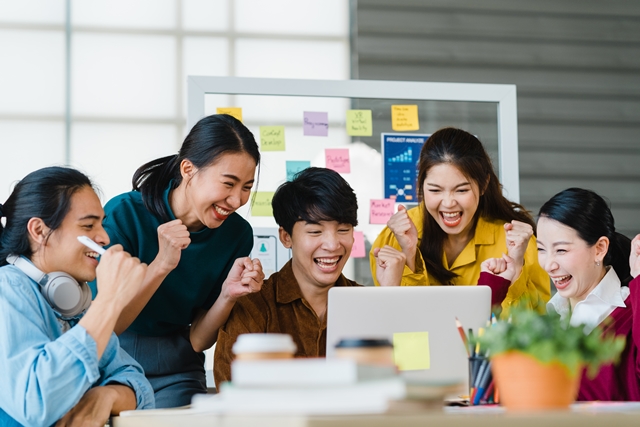 目前世界趨勢是限制大企業收購新創企業。為什麼要限制收購？這會不會擋人財路？會不會不利於創新動機？