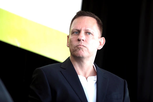 被譽為「矽谷創投天王」的彼得・提爾（Peter Thiel），如何一步步從矽谷走到白宮？