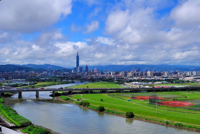 《氣候變遷因應法》首次把「世代正義」、「跨世代衡平」及「公正轉型」放入立法用語之中。