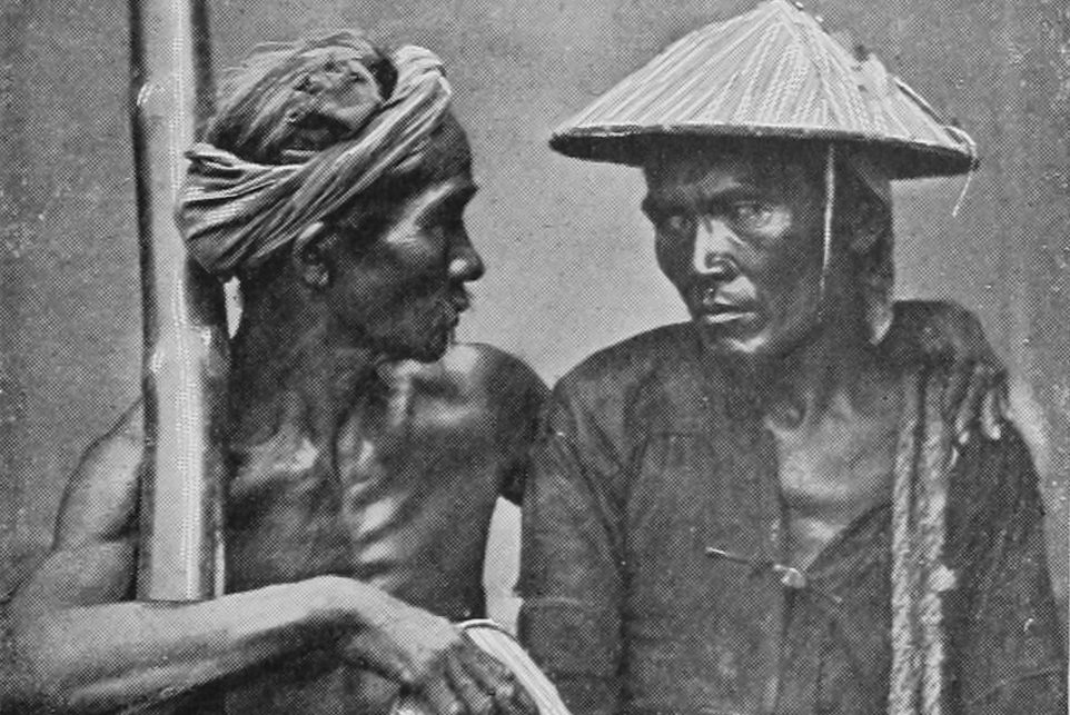 圖為1871至1872年間拍攝的兩名苦力。