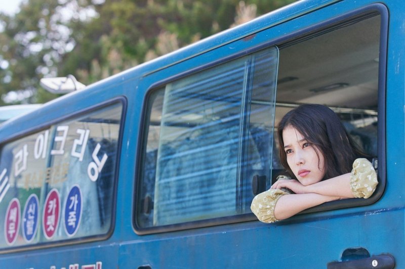 是枝裕和指導的《嬰兒轉運站》，探討底層社會女性的經濟困難、棄養問題、販賣人口等議題。