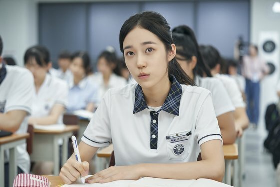為了躋身韓國金字塔頂端的0.1％，大峙洞的孩子們得要忍受全球僅見的私教育猛烈風暴。