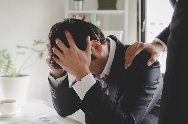 澳豐承諾給與投資人8％以上的年化收益，與銀行定存利息相差甚遠，究竟澳豐在十餘年內吸金1千多億的手法為何？