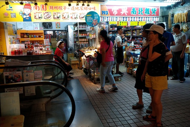 南門市場的中繼之旅就要結束了，他們即將搬回原址，有嶄新的硬體設備，逛起來一定更舒服。