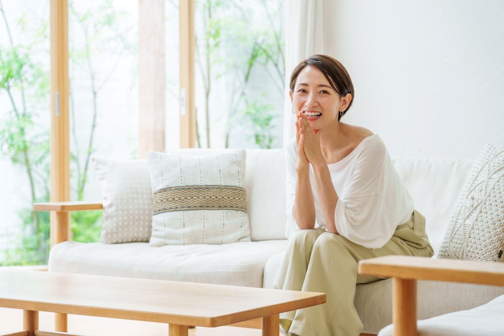 了解自己，提高美感，不跟隨社會的潮流，身邊只擺「真品」，拓展與懂得尊重人與人之間的關係，才能夠營造出優質的人生與優質生活。