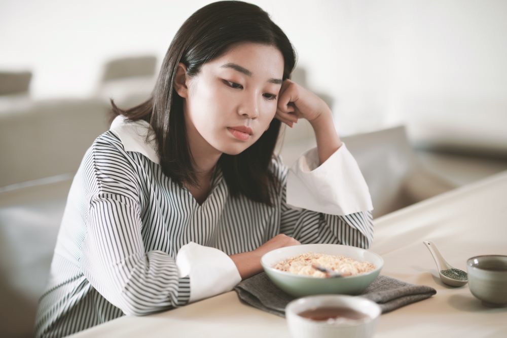 照顧心理健康是一生的功課，現行政府的「年輕族群心理健康支持方案」只是幫忙起了個頭，後續還是要靠個案自己繼續下去，該政策如何更務實長遠的規劃？